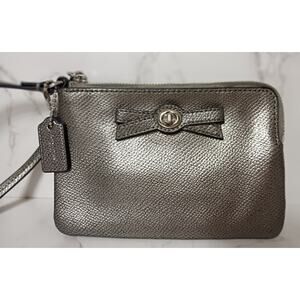 COACH Metallic Gunmetal Silver Leather Turnlock Bow Wristlet - NWT